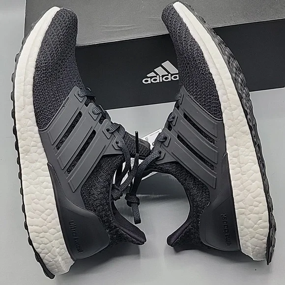 NiB Adidas Ultraboost in Black size 7 - Picture 10 of 12